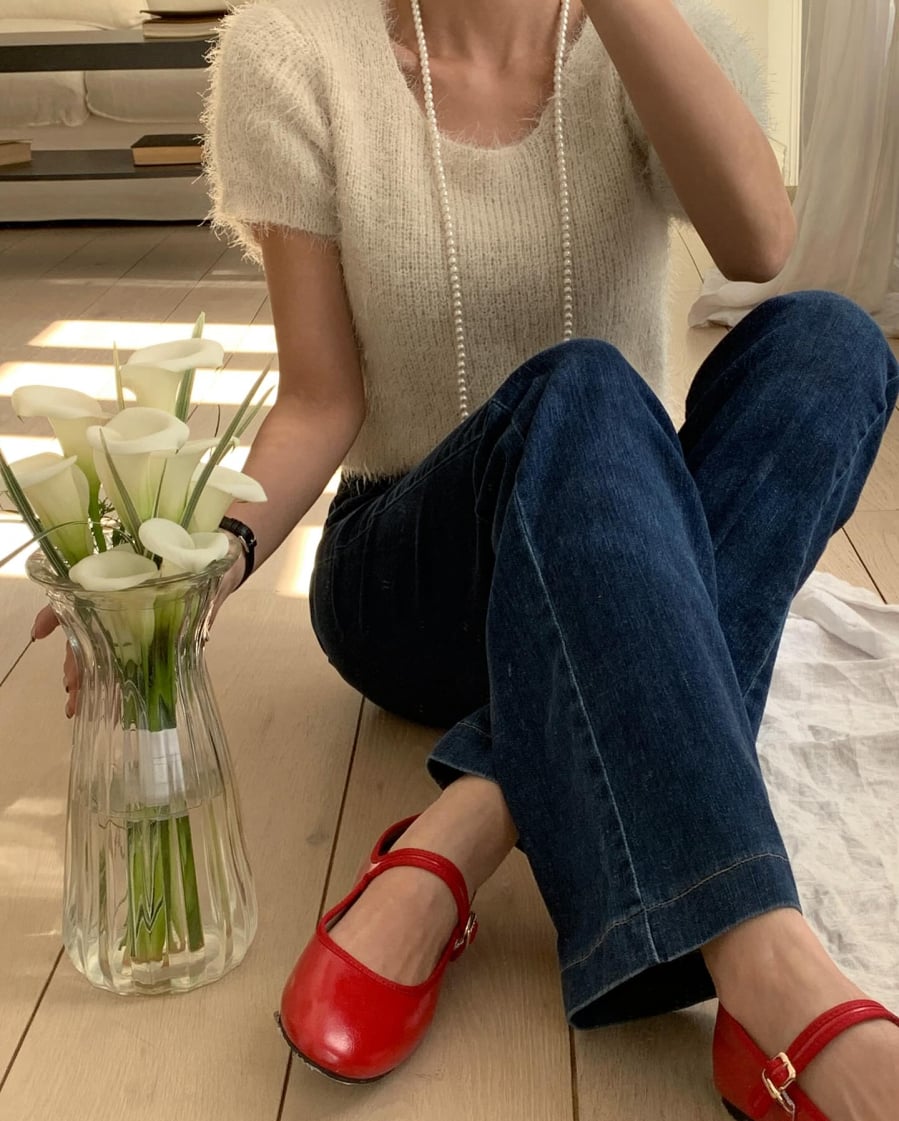 Đế bệt mang lại sự thoải mái tối đa, trong khi phiên bản gót vuông hoặc platform giúp người mang nổi bật và tự tin hơn.