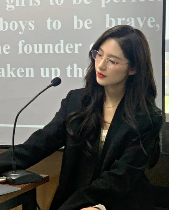 Những người khó nghèo không mơ mộng về làm giàu nhanh hay đổi đời chỉ trong một đêm.