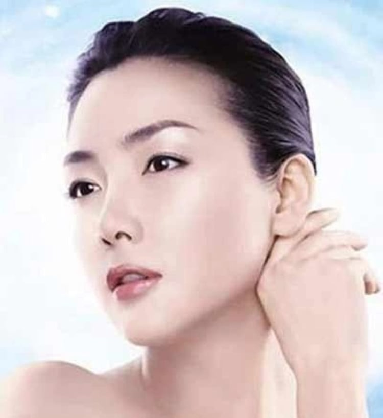 Xoa tai đàn hồi giúp cường thận. (Ảnh minh họa)