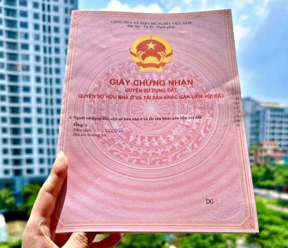 Theo đó, bảng giá đất do UBND cấp tỉnh ban hành sẽ có hiệu lực từ 1/1/2026 và phải tiệm cận với giá thị trường, được rà soát, điều chỉnh hằng năm theo tinh thần của Điều 158 và Điều 159.