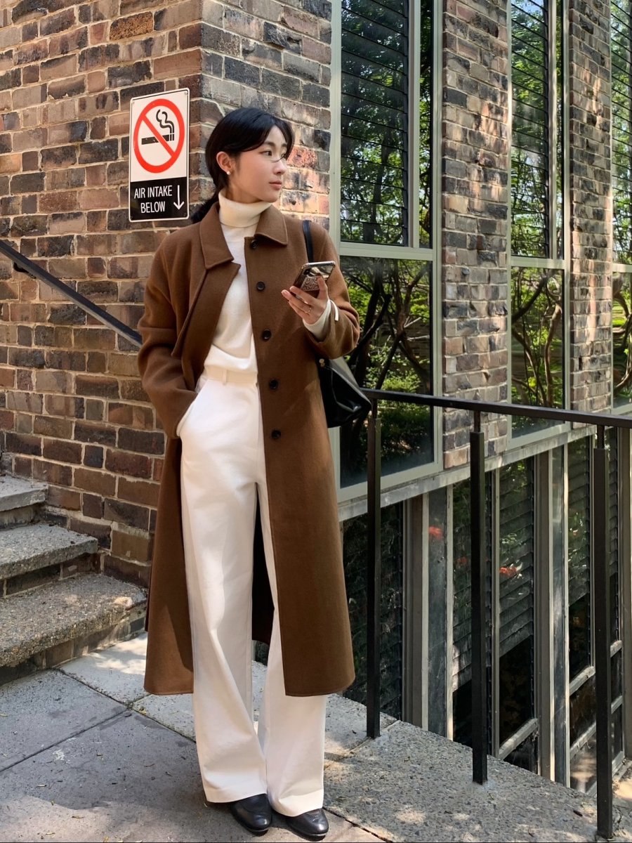 Một trong những lựa chọn tinh tế nhất của mùa lạnh chính là áo khoác dài.