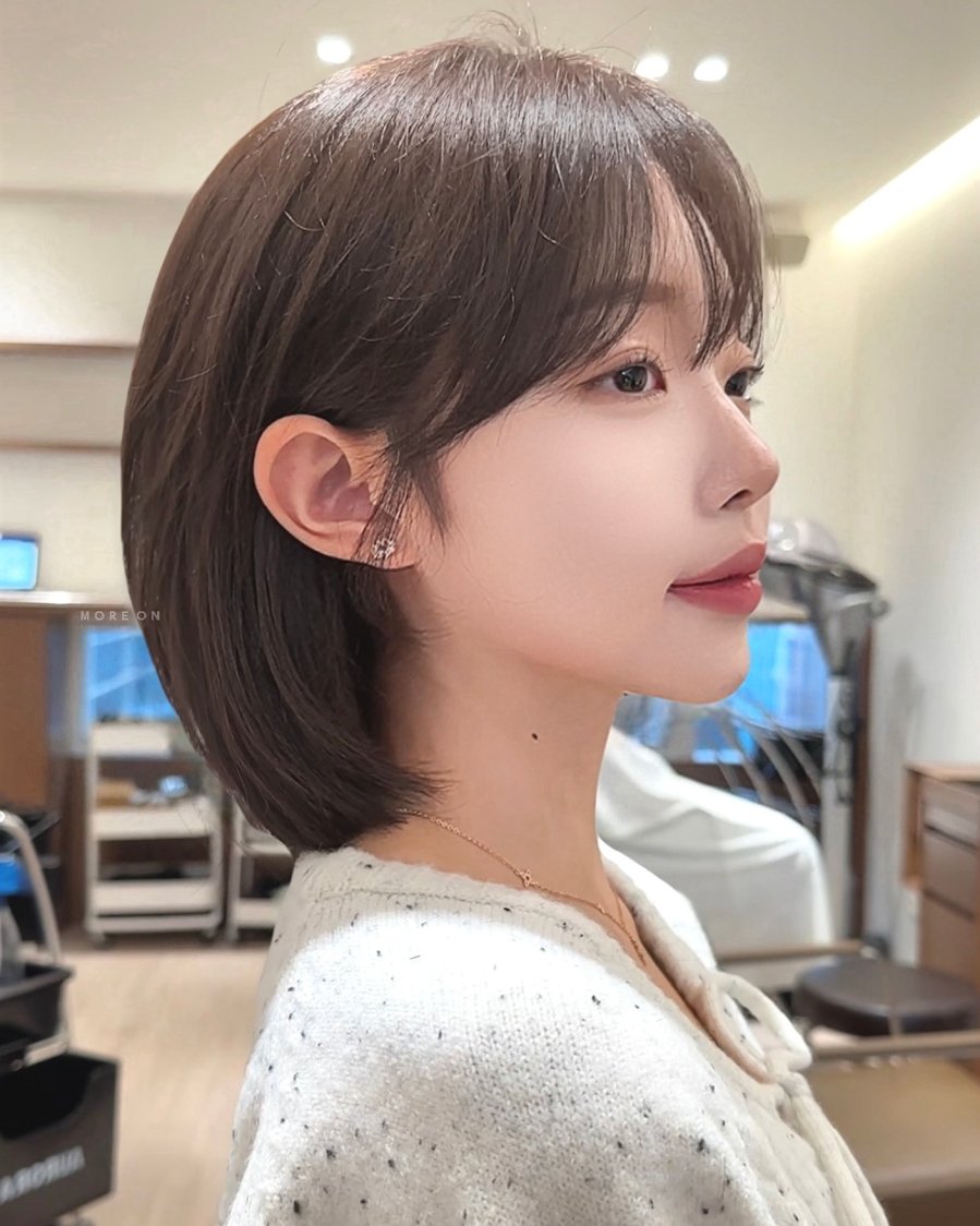Tóc layer ngắn tạo ấn tượng nhờ độ bồng nhẹ và sự chuyển động tự nhiên của các tầng tóc
