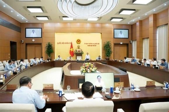 Trong quá trình thảo luận, Thường trực Ủy ban Kinh tế và Tài chính bày tỏ sự quan tâm về thời điểm ban hành Nghị quyết điều chỉnh mức giảm trừ gia cảnh.