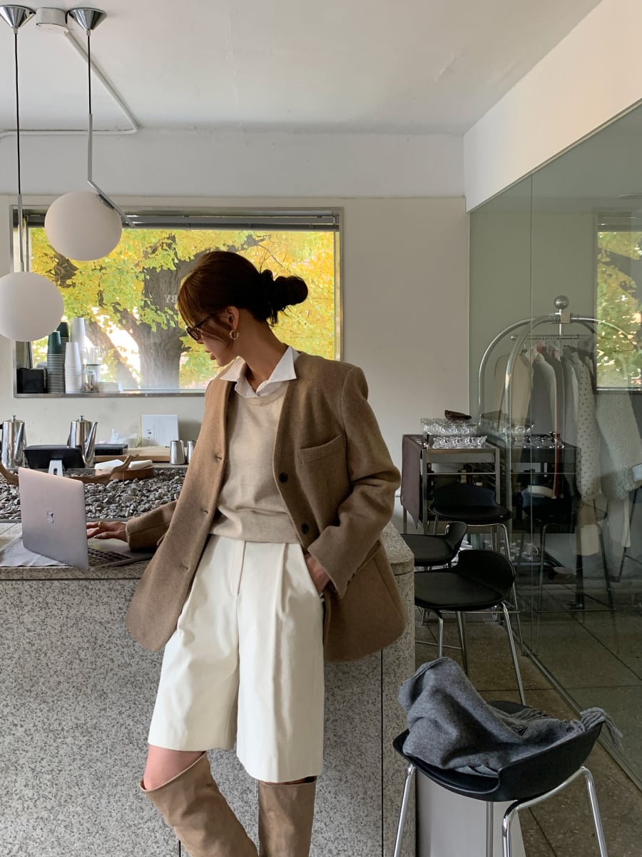 Gam be tiếp tục giữ vị trí chủ đạo trong bảng màu mùa đông 2025 nhờ khả năng kết hợp linh hoạt và vẻ ngoài tinh tế. 