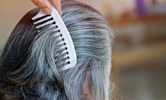 Ngược lại, khi các tế bào tiếp xúc với các loại tổn thương khác, như tia cực tím hay chất gây ung thư, chúng không tự hủy mà tiếp tục sống sót và phân chia. 