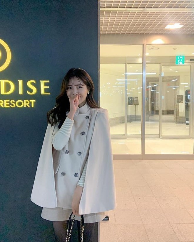 Các thiết kế thường được cắt may theo dáng suông hoặc bo nhẹ ở eo