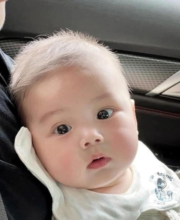 Đặt tên cho con không chỉ là danh xưng mà còn là biểu tượng gửi gắm hy vọng về may mắn, bình an và tương lai thuận lợi. 