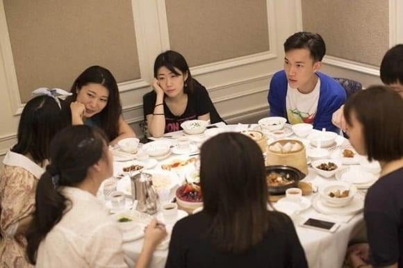 Ở bất kỳ hoàn cảnh nào, tiền lương không chỉ đơn thuần là một con số mà còn mang ý nghĩa như một “nhãn xã hội”.