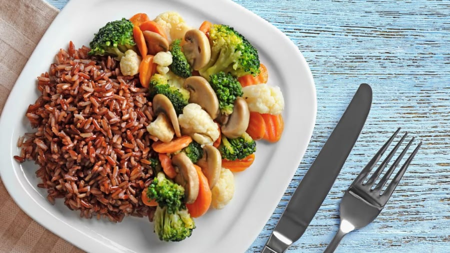 Ăn cơm gạo lứt sai cách có thể dẫn tới các 