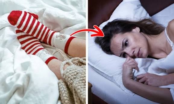 Đi tất trên giường dường như liên quan đến nhịp sinh học, đồng hồ bên trong quản lý các chức năng của chúng ta 24h một ngày.