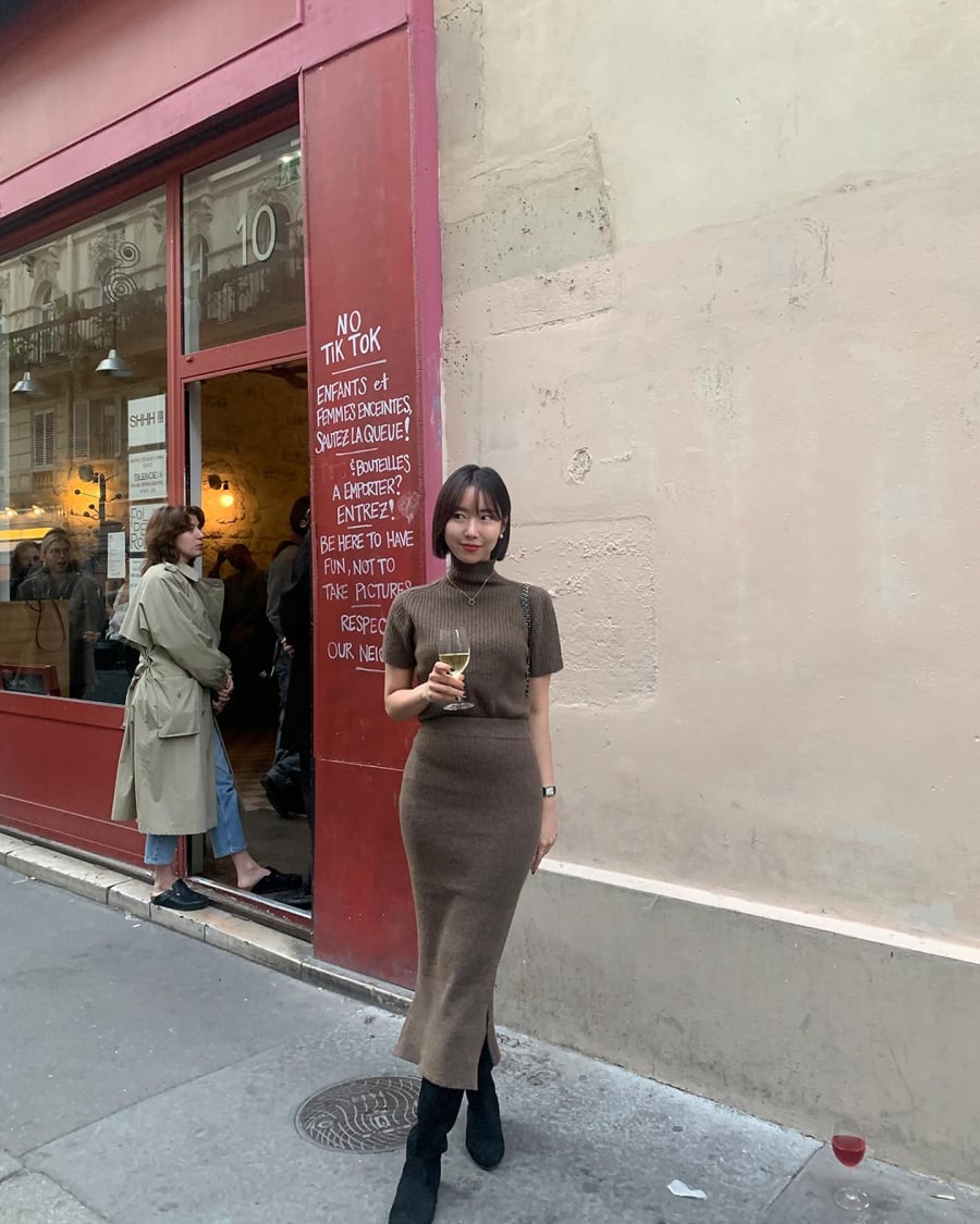 Váy len luôn giữ vị trí “ngôi sao” trong mùa đông nhờ tính ứng dụng cao và khả năng giữ ấm hiệu quả.