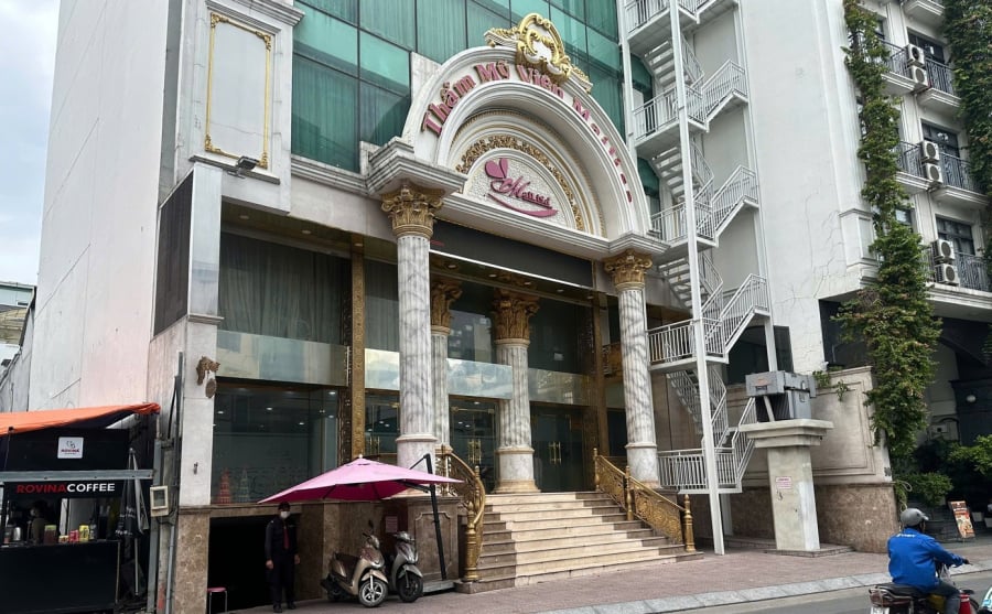 Việc tạm ngừng hoạt động đột ngột khiến nhiều khách hàng lo lắng, đặc biệt là những người đã đặt lịch hoặc thanh toán trước nhưng chưa được sử dụng dịch vụ, làm dấy lên yêu cầu về phương án xử lý thỏa đáng nhằm đảm bảo quyền lợi người tiêu dùng.    