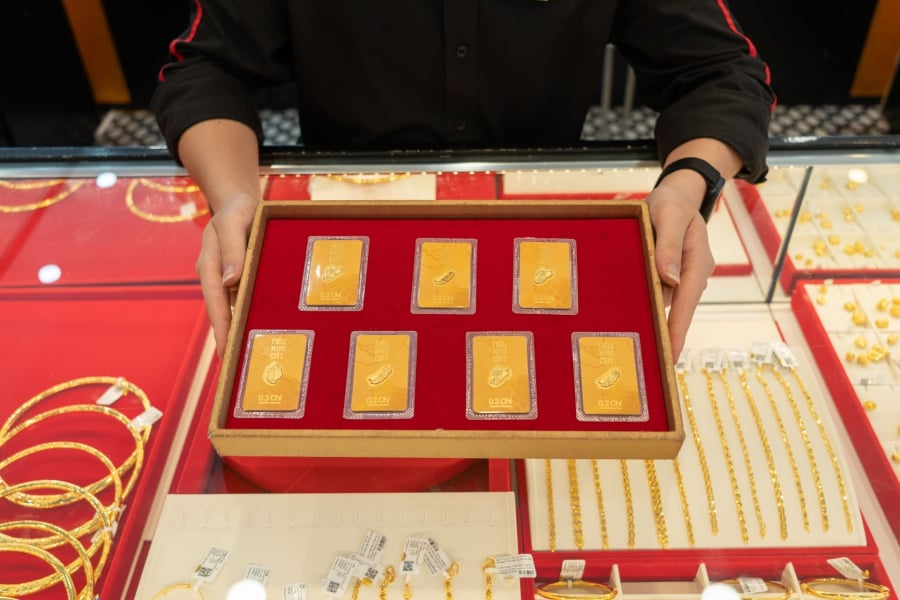 Cập nhật vào 22h tối 27/11 (giờ Việt Nam), giá vàng thế giới giao ngay ở mức 4.157,67 USD/ounce, giảm 9,99 USD/ounce, tương đương 0,24% trong vòng 24 giờ qua.