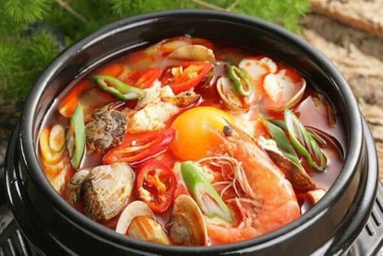 Canh kim chi hải sản