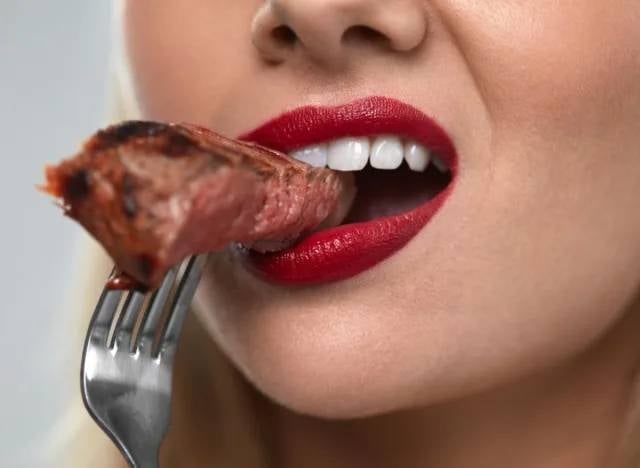 4 nhóm người tránh ăn thịt bò, tránh rước bệnh vào người