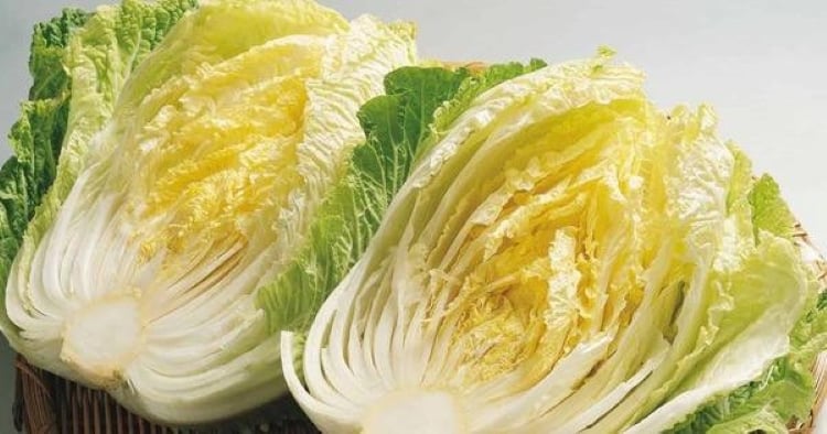 Cải thảo là một trong những loại rau phổ biến nhất vào mùa đông; nó vừa rẻ, vừa ngon lại dễ tiêu hóa, nên nhiều gia đình ăn nó hầu như mỗi ngày. Tuy nhiên, có những vấn đề tiềm ẩn nếu bạn ăn quá nhiều loại rau này.