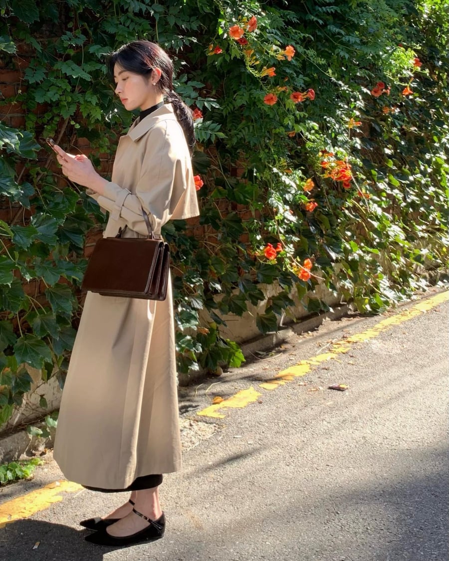 Trench coat phù hợp cho những ngày trời lạnh vừa phải. 