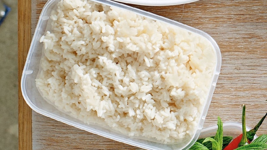 Việc bảo quản lạnh giúp cơm sinh ra nhiều tinh bột kháng có lợi cho sức khỏe.