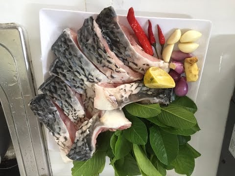 Kho cá thêm 1 loại lá này: Cá chín mềm nục cả xương, lên màu cánh rán đều đẹp