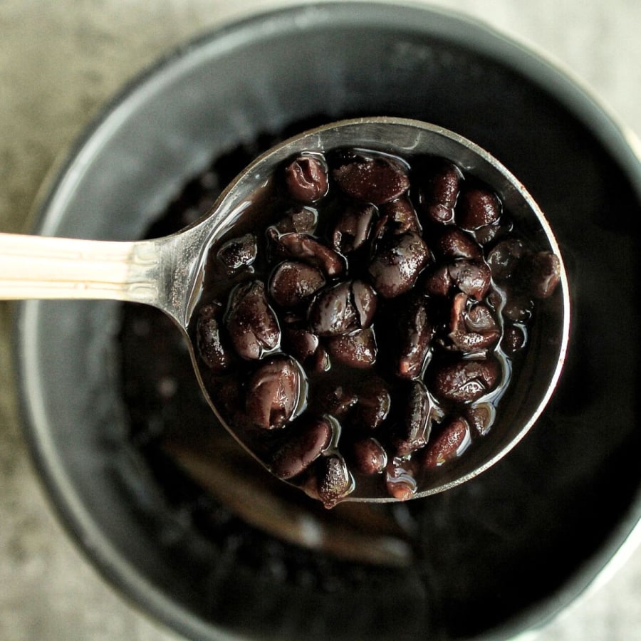 Cách nấu nước đậu đen uống vào nhuận tràng, mát gan