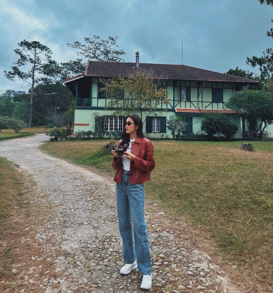 Những cô nàng yêu thích phong cách thanh lịch, gọn gàng, hoặc cần một set đồ chuẩn công sở, chắc chắn sẽ không thể bỏ qua mẫu quần này.