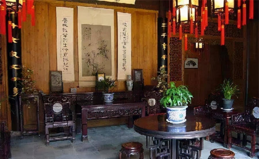 Trong Nhà 3 Nơi Càng Trống Càng Nghèo Khổ