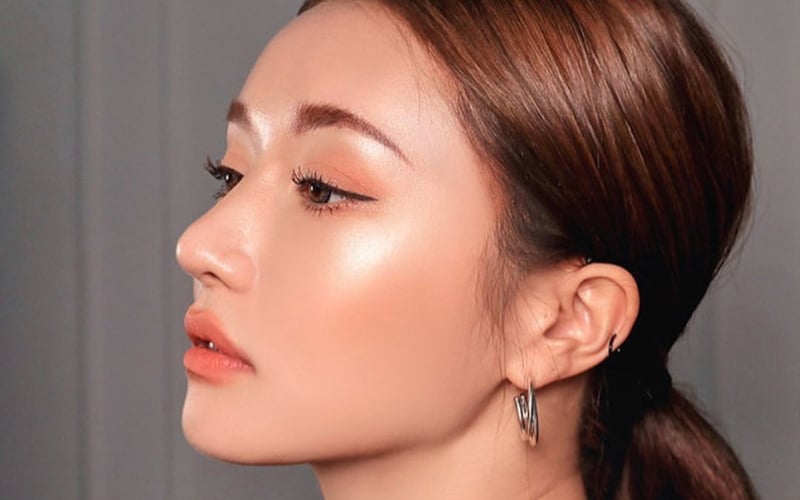 Một lớp nền căng mịn luôn là yếu tố giúp khuôn mặt trở nên rạng rỡ và mang lại bề mặt lý tưởng cho mọi kiểu trang điểm.