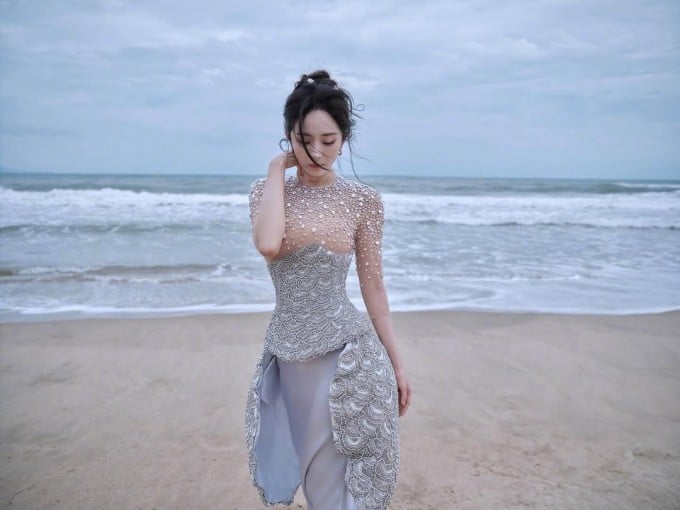 Buổi tối, cô chọn đồ ăn nhẹ để không gây nặng bụng. Việc ghi lại khẩu phần mỗi ngày cũng giúp cô dễ dàng điều chỉnh và theo dõi cơ thể.