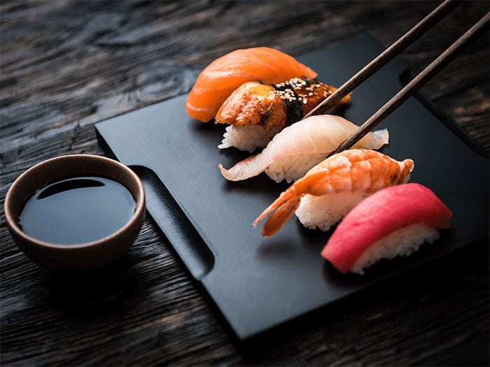Cá được sử dụng để tạo ra các món như sushi, sashimi thường được chọn lọc rất kỹ lưỡng.