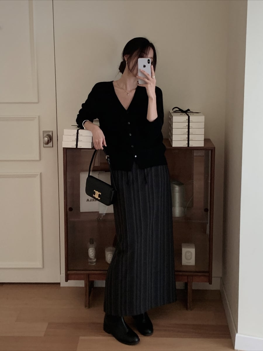 Những ai đang tìm kiếm một item mềm mại, tôn dáng và dùng được lâu dài thì chân váy suông là gợi ý rất đáng cân nhắc. 