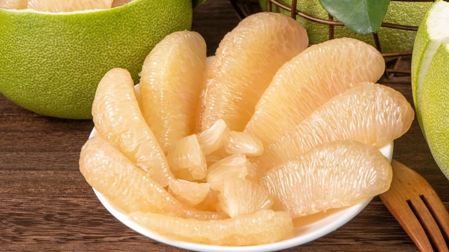 Ăn bưởi trước bữa ăn có thể tạo cảm giác no lâu, hỗ trợ cho việc giảm cân diễn ra hiệu quả hơn.