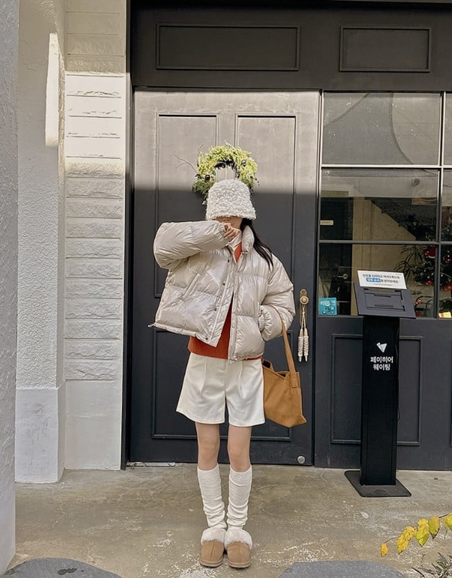  Chất liệu nhẹ, dễ vận động và tạo cảm giác thoải mái khiến áo phao được ưa chuộng ở nhiều độ tuổi.