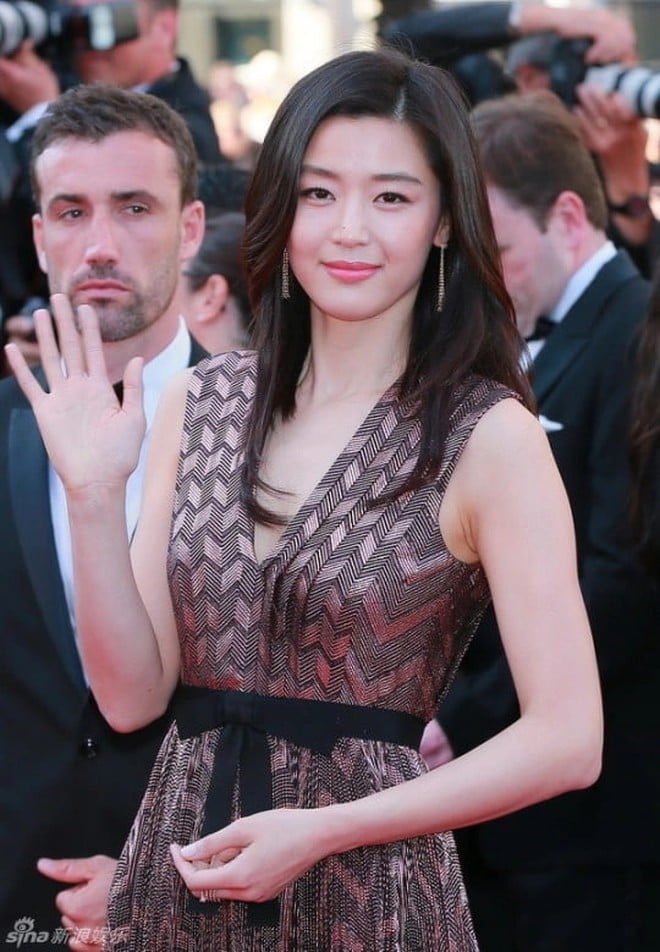  Càng về sau, khi bước qua tuổi 40, vẻ đẹp của Jun Ji Hyun càng tăng thêm chiều sâu. 