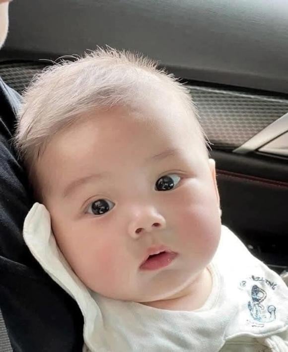 Đặt tên cho con không chỉ là chọn một danh xưng, mà còn là gửi gắm mong ước về may mắn, bình an và tương lai tốt đẹp.