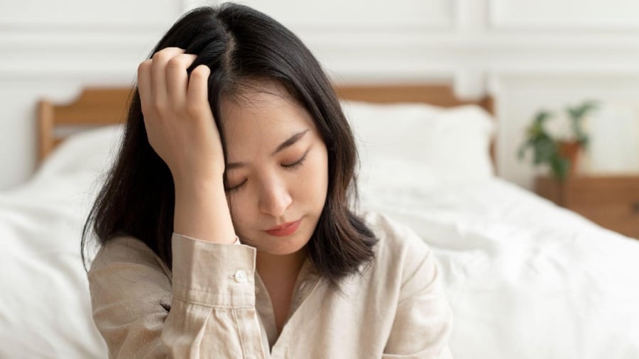 Khi lượng estrogen trong cơ thể suy giảm, chị em có thể nhận thấy một số dấu hiệu cảnh báo.