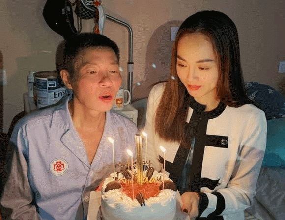 Bà xã NS Công Lý nói về hành trình gần 5 năm đồng hành bên chồng