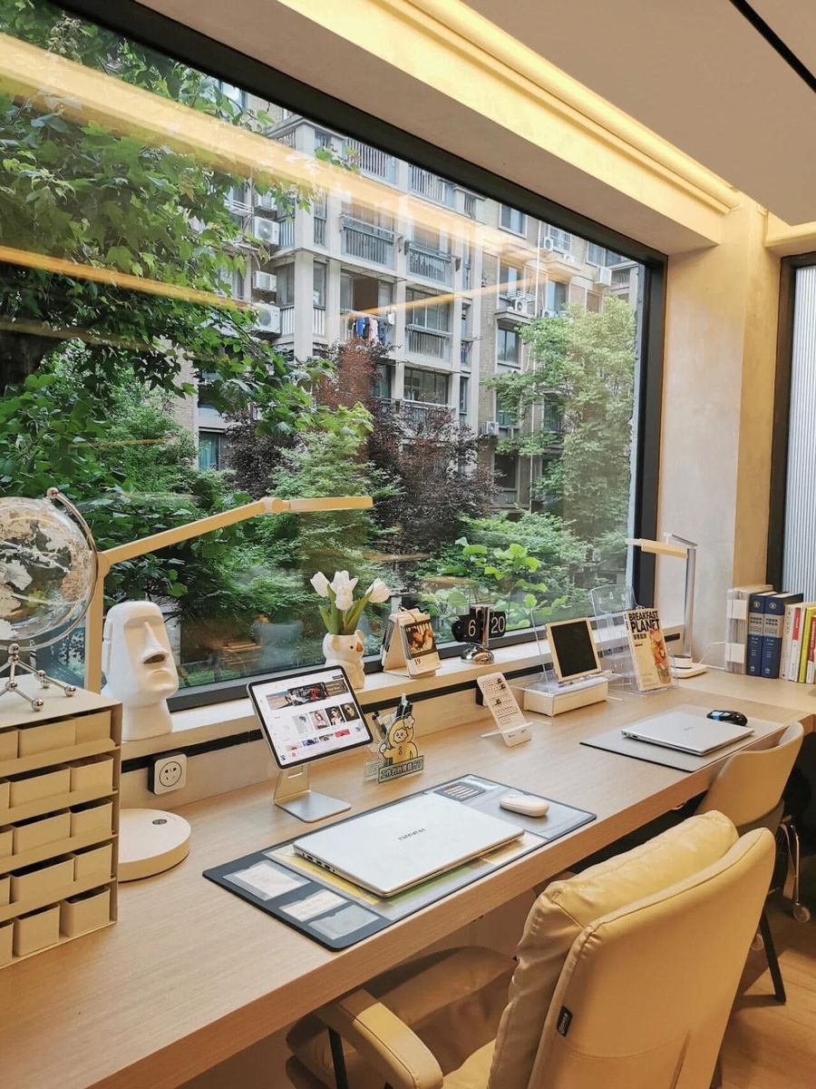 Góc làm việc gọn gàng chỉnh nhẹ giúp tăng tập trung