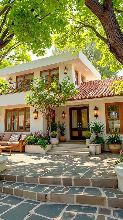 Trước nhà cần dọn dẹp sạch sẽ thoáng đãng