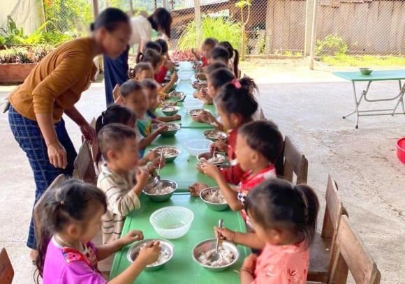 Liên quan đến việc tiếp nhận một số khoản kinh phí phục vụ các công trình an sinh xã hội, Trung tâm Tình nguyện Quốc gia thừa nhận có nhận nguồn lực xã hội hóa trong một số chương trình phối hợp, trong đó bao gồm nguồn do nhóm ông Hoàng Hoa Trung huy động. 