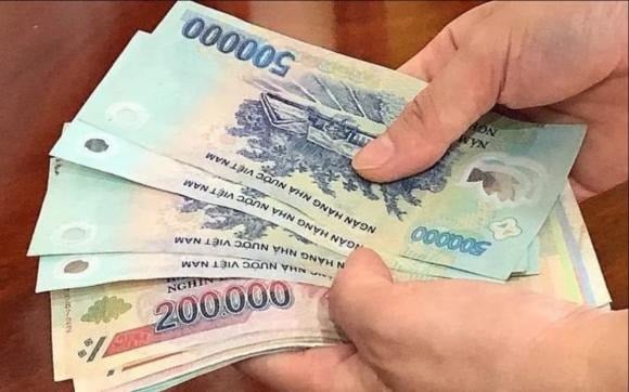 Căn cứ vào mức lương cơ sở hiện hành, tiền lương của công chức, viên chức trong năm 2026 (dự kiến) được tính theo công thức: lương cơ sở nhân với hệ số lương.