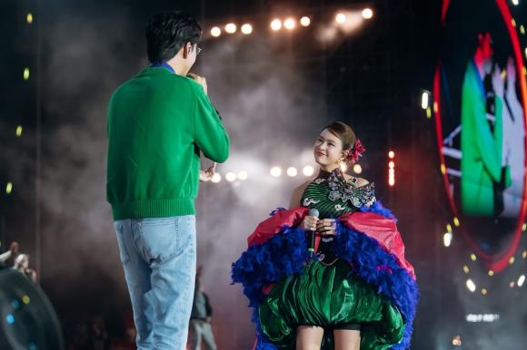 Hoàng Thùy Linh công khai nhắc đến Đen Vâu khiến fan không khỏi thích thú  