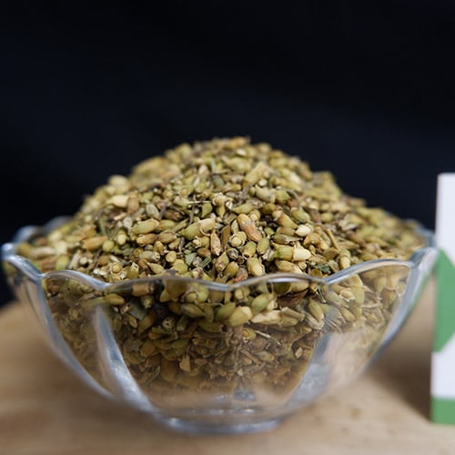 Nụ hoa hòe là phần có giá trị dược liệu cao, thường được dùng trong các bài thuốc và trà thảo mộc dân gian.