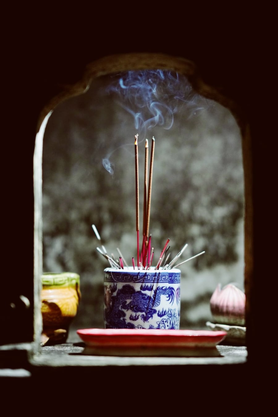 Bát hương sạch sẽ chứng tỏ gia chủ chỉnh chu, con cháu tôn kính