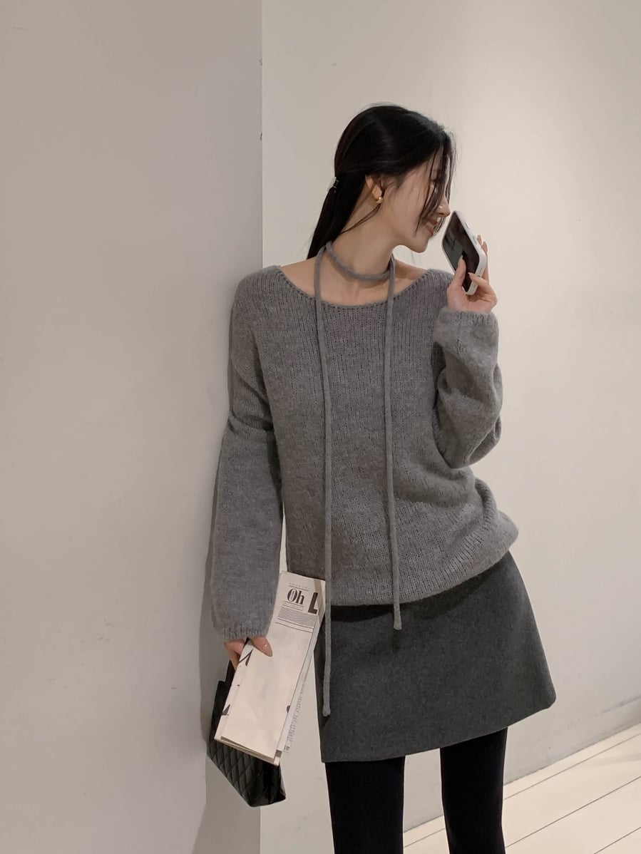 Sự kết hợp này đặc biệt phù hợp trong giai đoạn giao mùa, khi thời tiết không quá lạnh nhưng vẫn cần sự ấm cúng và dễ chịu.