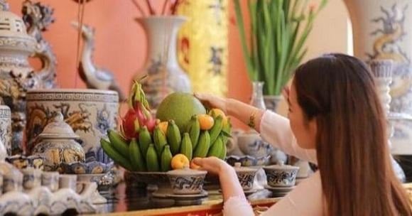 Ngày mùng 1 đầu tháng, để công việc thuận lợi và may mắn, mọi người cũng nên chọn hướng xuất hành. Hướng Đông Bắc và hướng Nam được coi là mang lại tài lộc, may mắn trong ngày này.