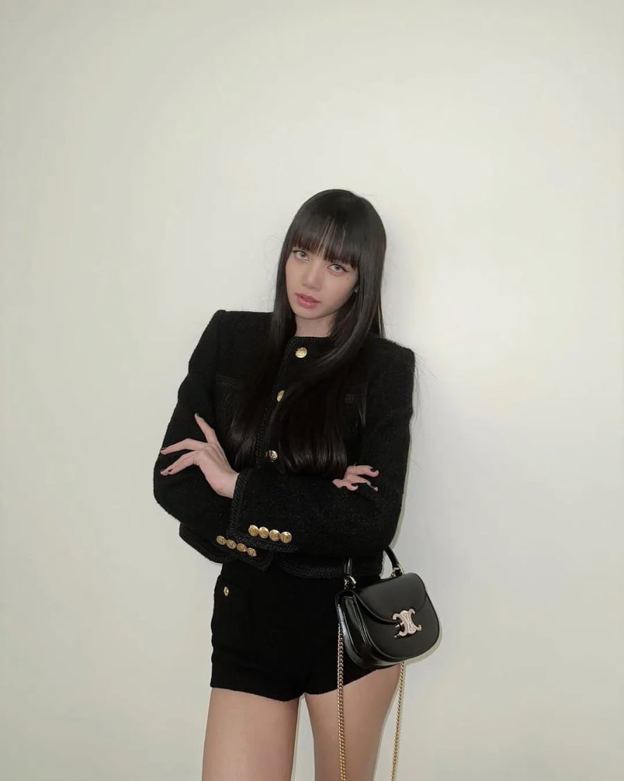 Đây là lựa chọn phù hợp cho những dịp cần sự chỉn chu nhưng vẫn muốn giữ dấu ấn cá nhân.