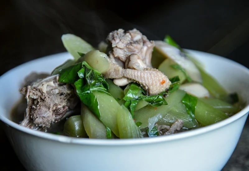 Chột nưa giòn mát, ngọt hậu, được bán với giá khoảng 60.000 đồng/kg trên chợ mạng.