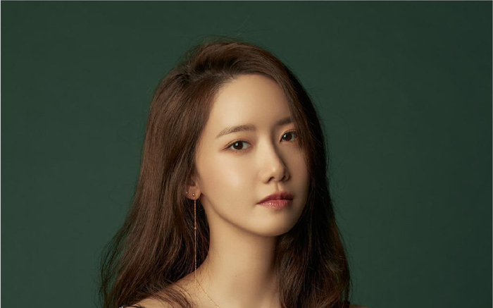 yoona1-1043.png