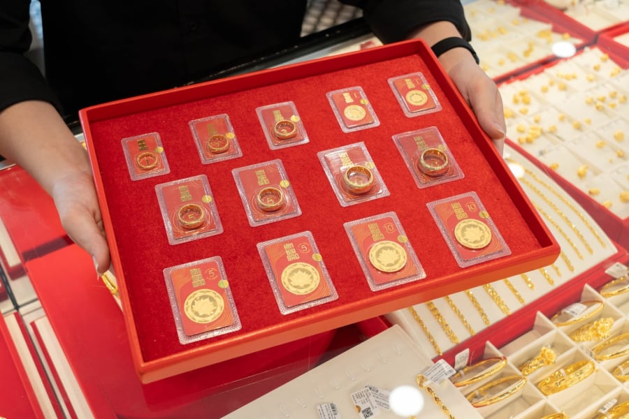 Vào rạng sáng 23/12 (giờ Việt Nam), giá vàng giao ngay trên thị trường quốc tế ghi nhận mức 4.453,94 USD/ounce, tăng 113,83 USD/ounce, tương đương 2,62% trong 24 giờ.