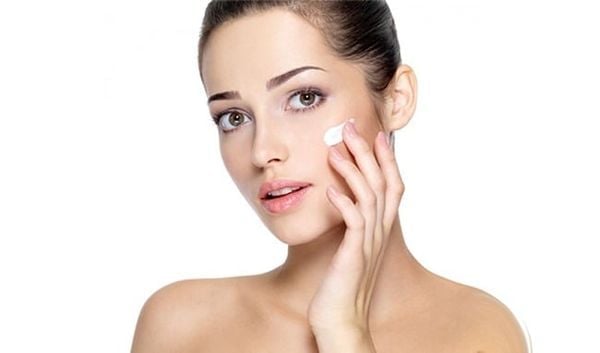 Nhiều người có thói quen chờ đến khi da xuất hiện dấu hiệu lão hóa rõ rệt mới quan tâm đến kem chống lão hóa. 